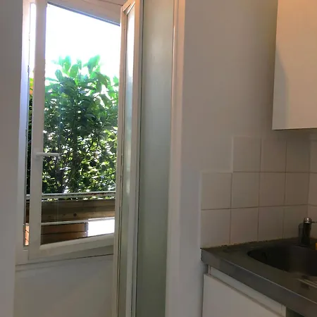 Apartamento 17m2 Pres Des Champs-elysees *
